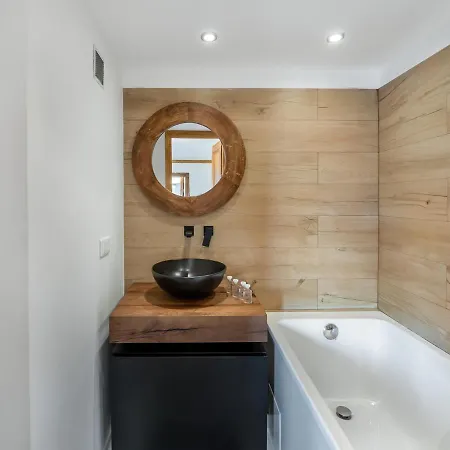 1850, 4 Pièces, 6 Personnes - Fr-1-564-87 Appartement