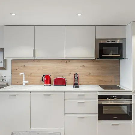 Appartement 1850, 4 Pièces, 6 Personnes - Fr-1-564-87